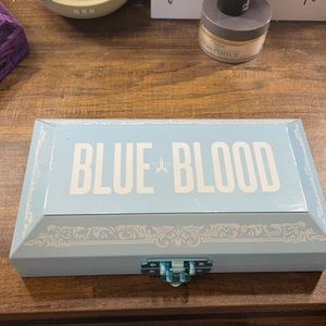 Jeffree Star Blue Blood palette